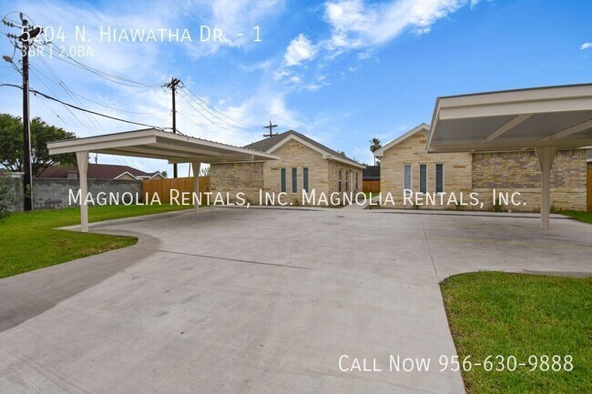 Foto del edificio - 1st Month Free Rent for a 3 Bedroom & 2 Ba...
