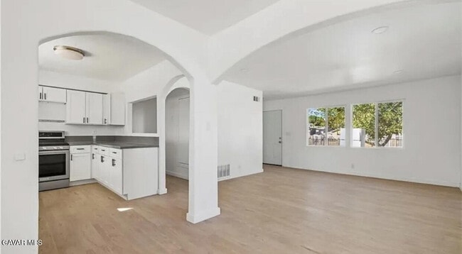 Building Photo - 38466 Sumac Ave