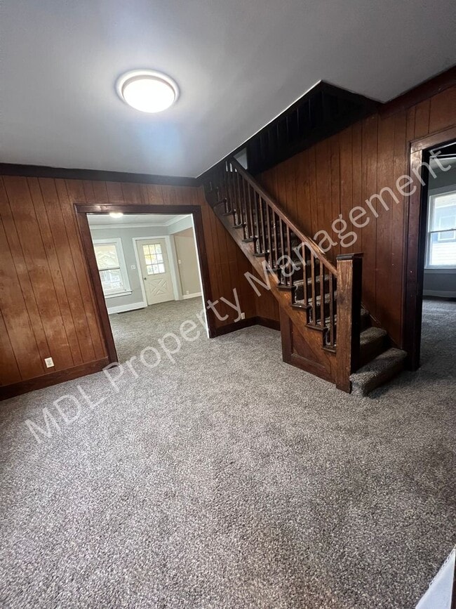 Building Photo - Cozy 4 Bedroom-2 Bath Home!