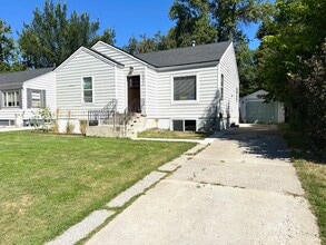 Building Photo - 1031 Harvard Ave