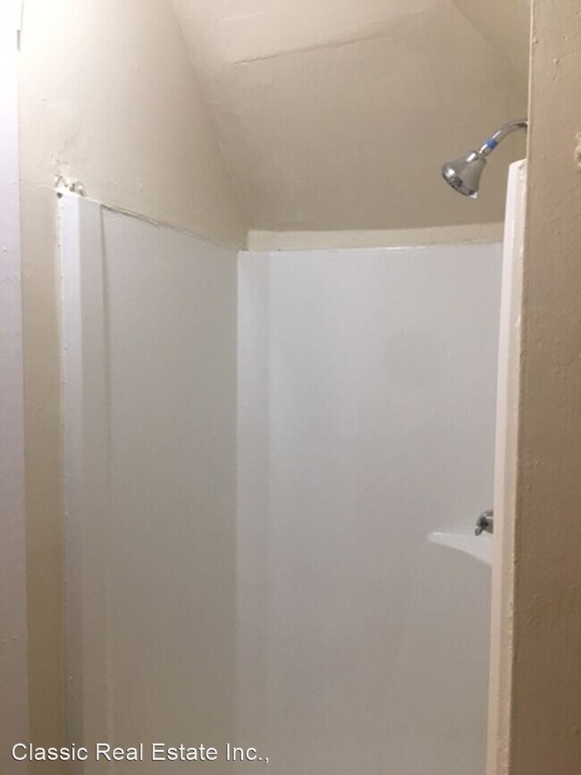 Building Photo - 1 br, 1 bath House - 353 Oldham Avenue #3