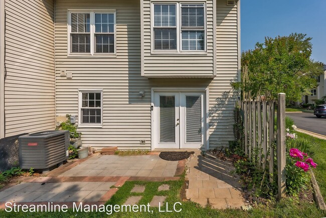 Building Photo - 4 br, 3.5 bath House - 732 Ivy League Ln