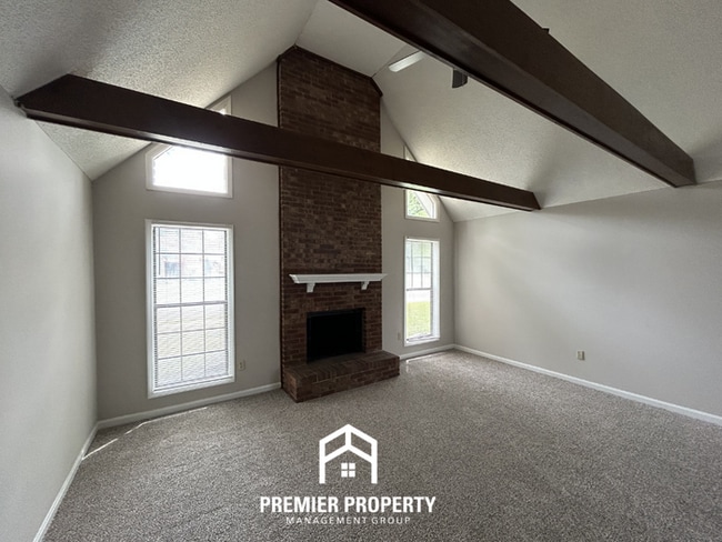 Building Photo - Stunning 3BR/2BA in Southeast Memphis | Vaulted Ceilings & Floor-to-Ceiling Fireplace