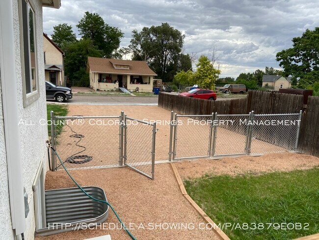 Building Photo - 1112 Topaz Pl