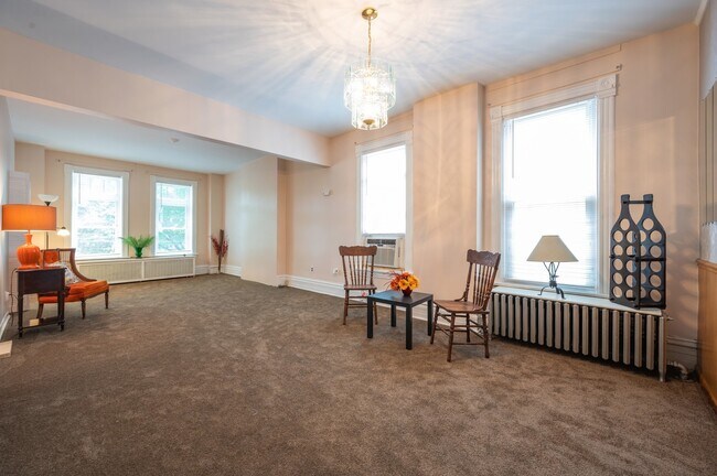 Building Photo - 3816 N Hermitage Ave