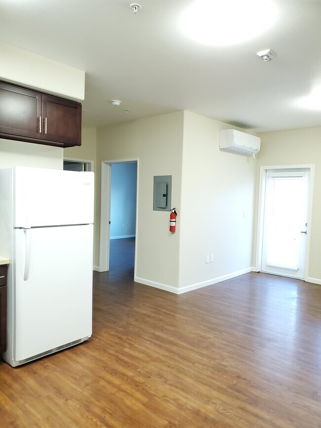 Foto del edificio - 2209 E 8th St