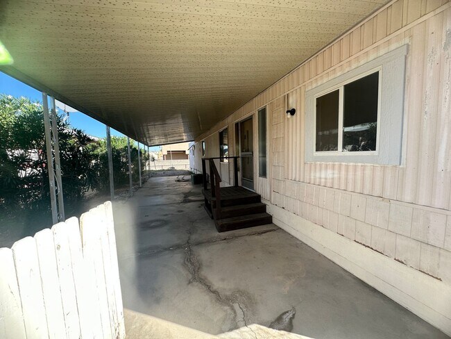 Foto del edificio - charming 2 bedroom mobile close to River