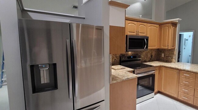 Building Photo - 5595 Egret Isle Trl