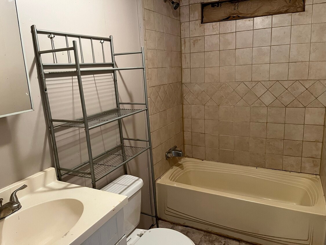 Foto del edificio - 6742 Skyview Dr SE