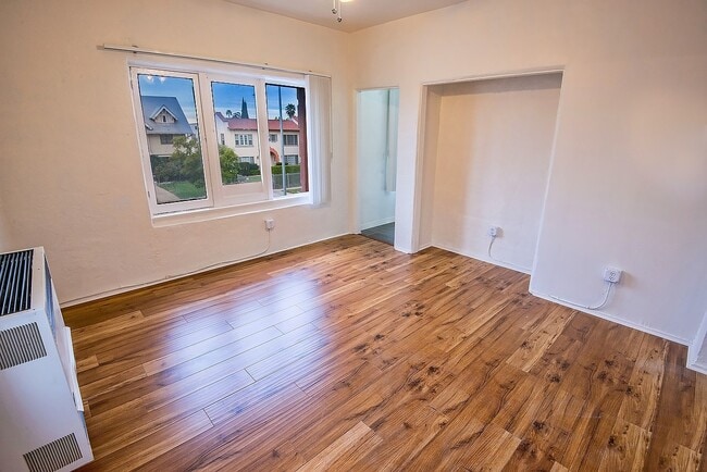 Building Photo - 1518 S Wilton Pl Los Angeles CA 90019