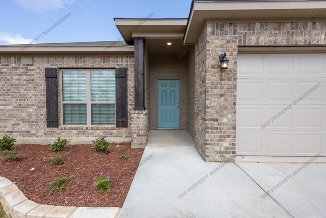 Foto del edificio - 1402 Shadow Hl Ln