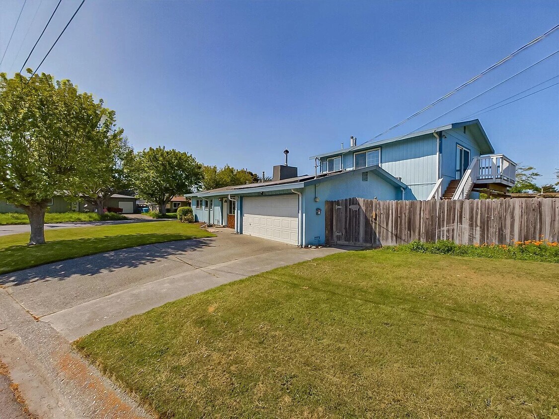 Foto principal - 1834 Roberts Way