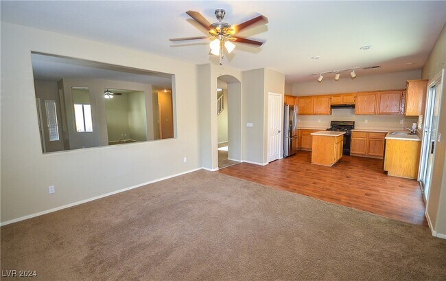 Foto del edificio - 1120 E Malibu Sands Ave