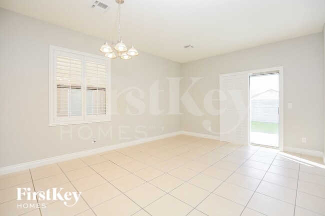 Foto del edificio - 9873 Risto Ct