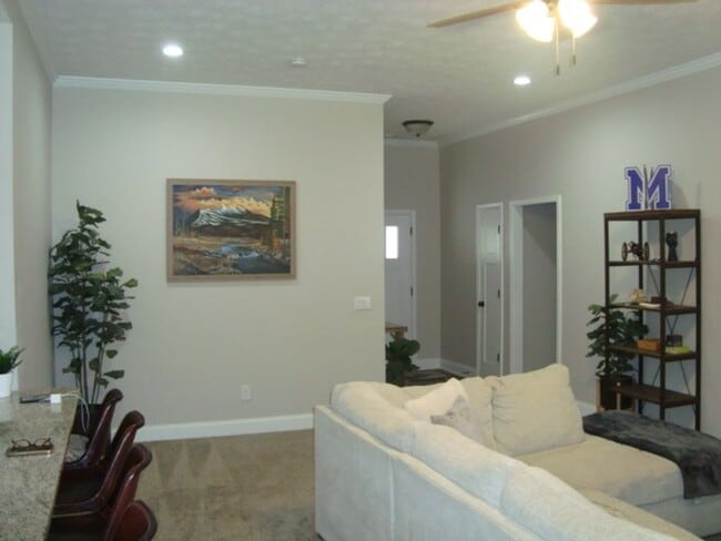 Building Photo - Home in Phenix City available to rent 10/2...