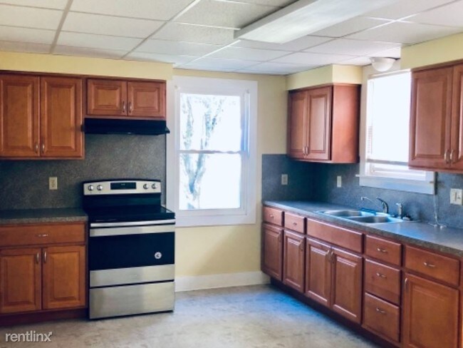 Building Photo - 2 br, 1 bath House - 108 N Main St B Unit B