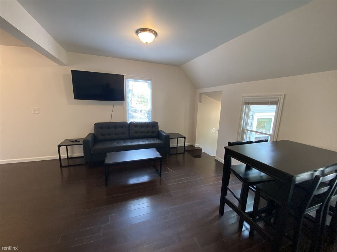 Primary Photo - 12 br, 6.5 bath House - 724 Arch St