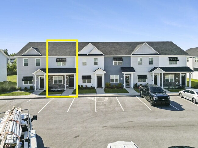 Foto del edificio - Available Now! Enjoy low-maintenance coastal living in this beautiful 2-bedroom, 2.5-bath townhom...