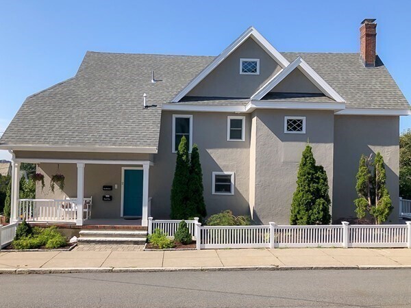 Building Photo - 2 Symmes St