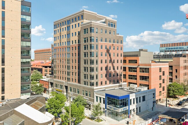 Foto del edificio - Vic Village North