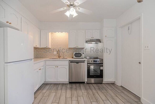 Foto del edificio - 518 E Huntington Dr