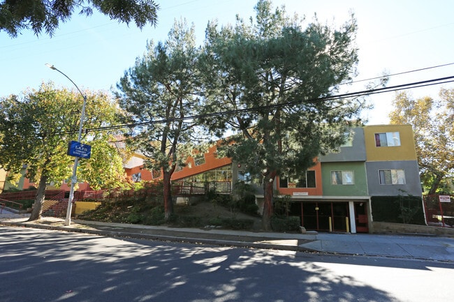 Building Photo - Regency 50