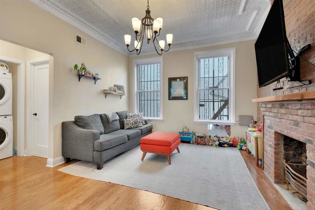 Foto del edificio - 423 Washington St
