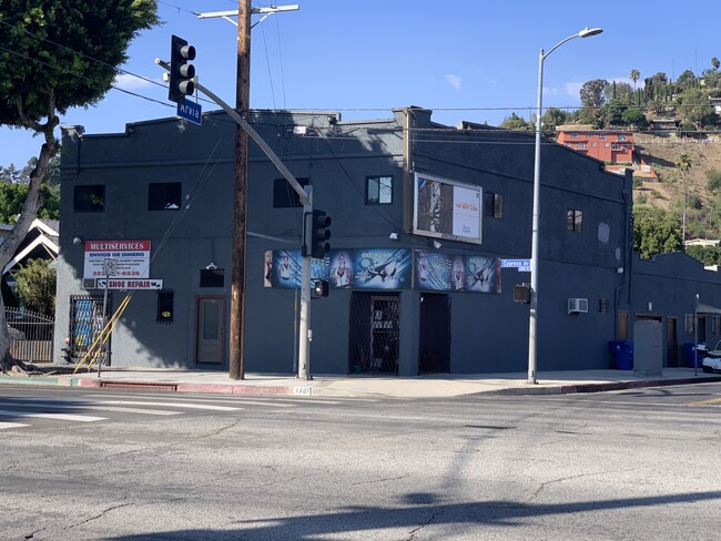 Building Photo - 1301 Cypress Ave