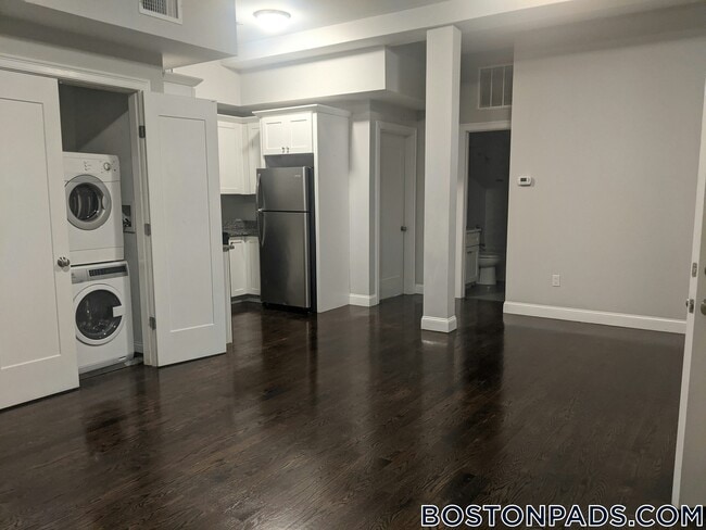 Building Photo - 10 Merrymount Rd