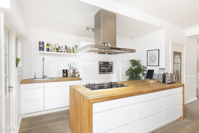 Foto del edificio - 2 br, 1 bath Apartment - 293 W 10th St Ste 4