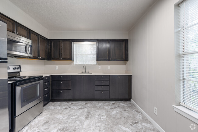 2BR, 1BA - 720SF - Kitchen - 103 W Dunn Ave