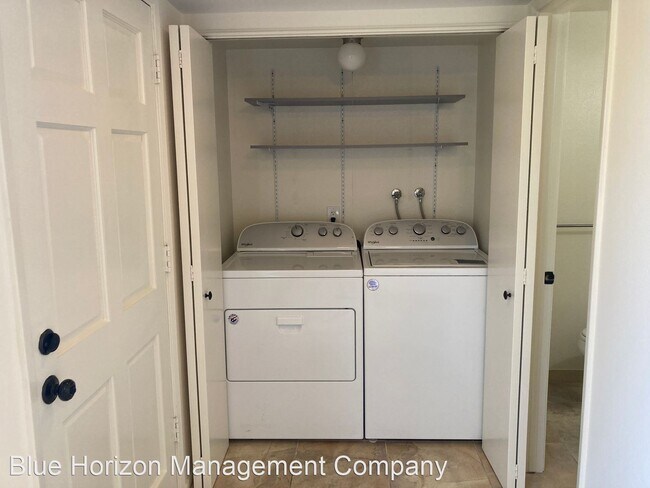 Building Photo - 2 br, 1.5 bath House - 7072 Marymount Way