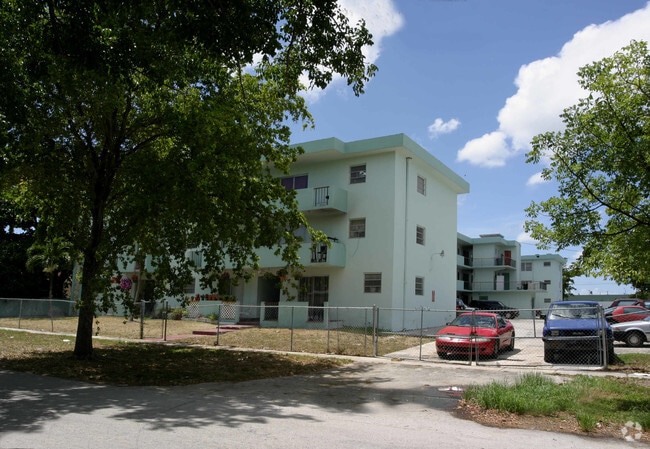 Building Photo - Terri Anne Apartments