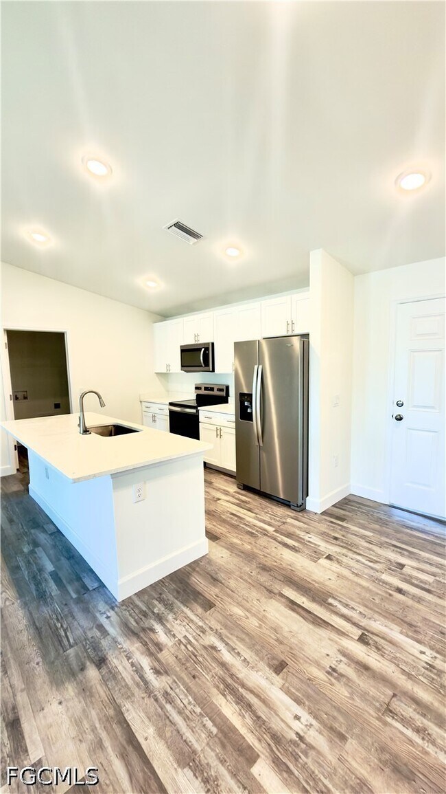 Foto del edificio - 532 NW 18th Ave