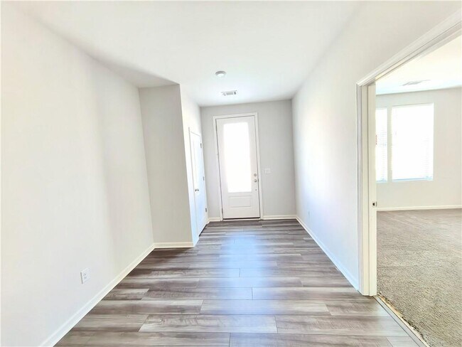 Building Photo - 2400 Whistler Wy NE