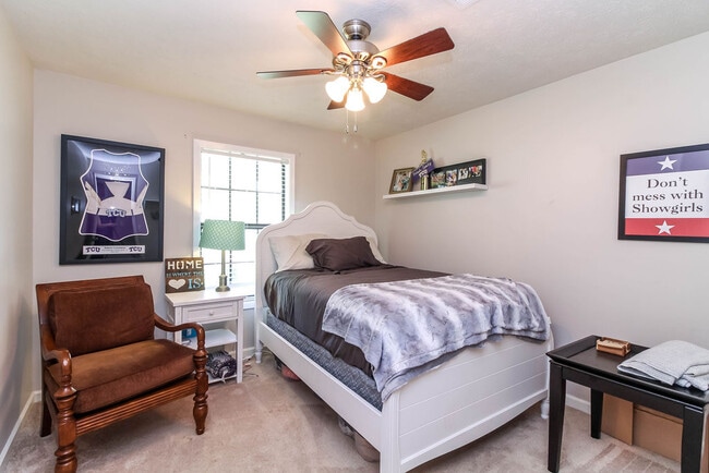 Building Photo - 87 Aileen Dr