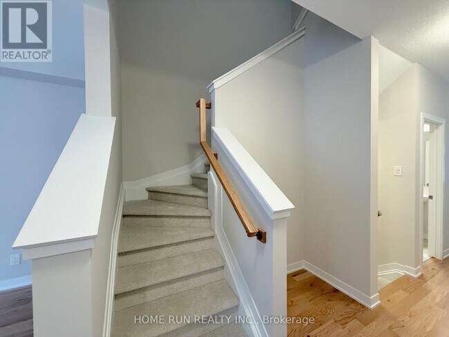 Building Photo - 515 Galanthus Walk