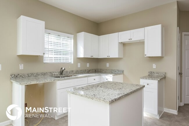 Building Photo - 5892 Village Loop