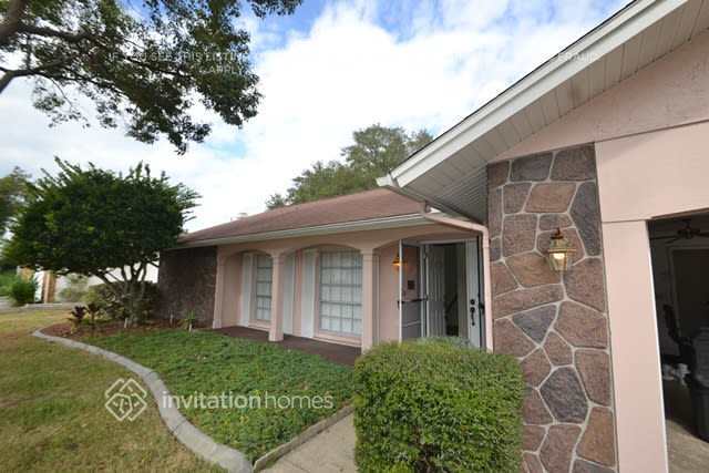 Building Photo - 8405 Reynolds Dr
