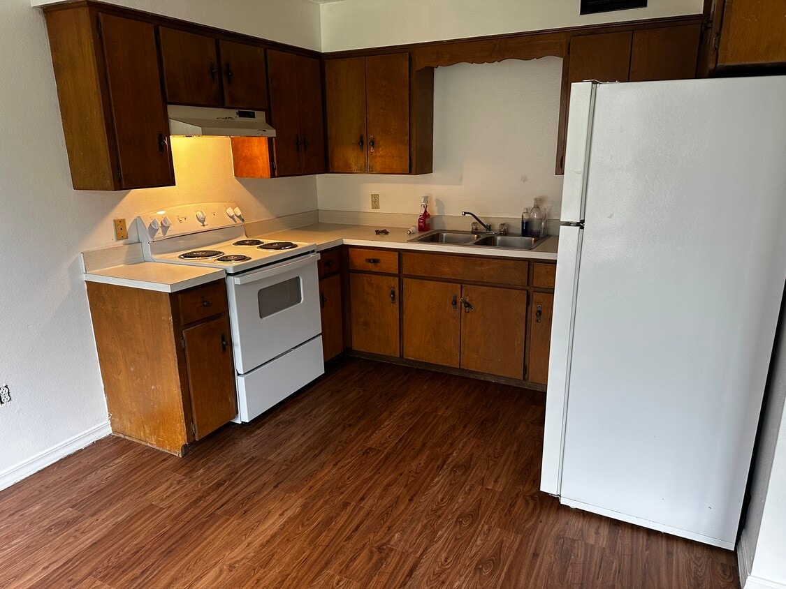Kitchen - 428 Luzerne St