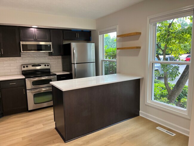 Foto del edificio - 122 Greenbrier Dr