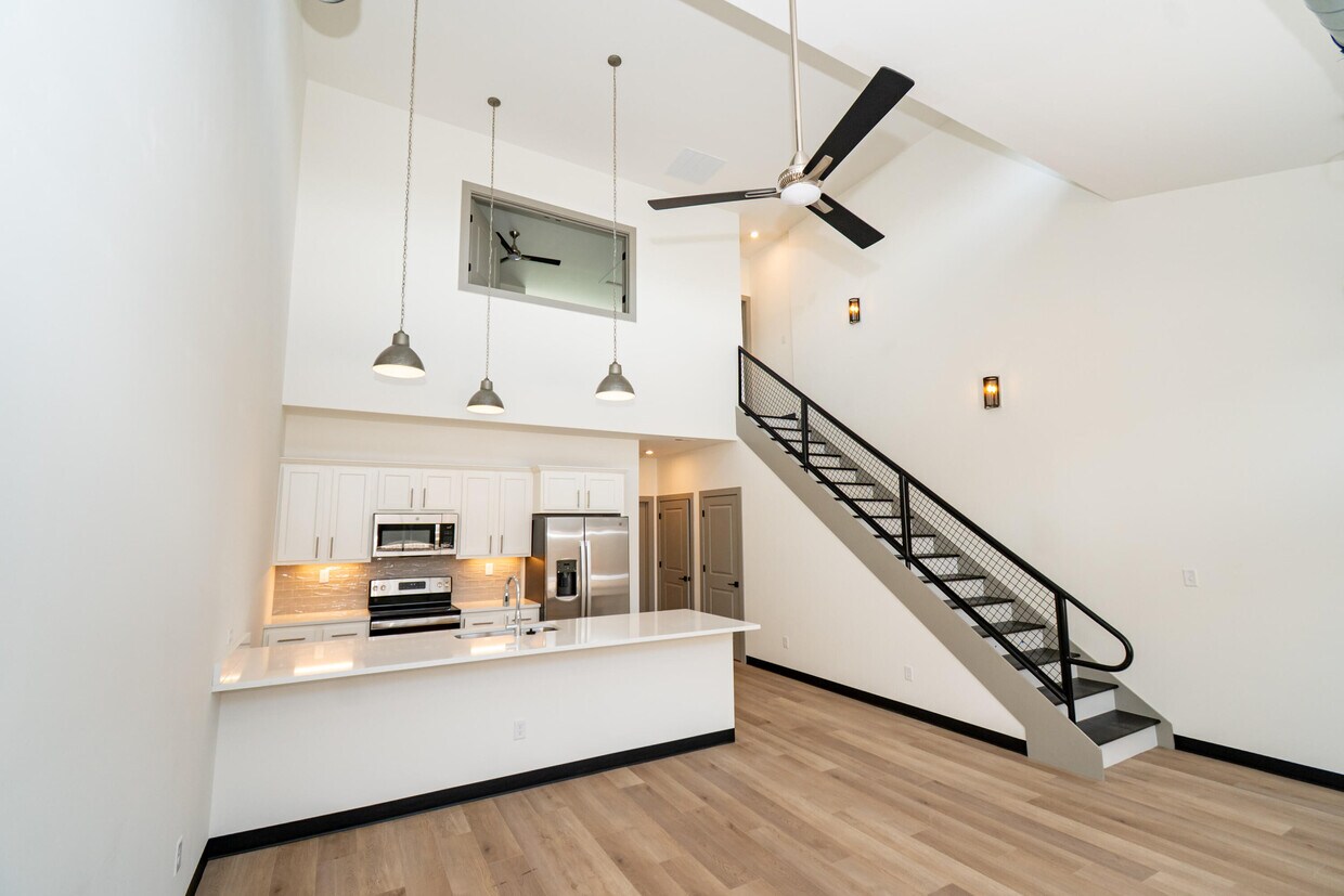 Primary Photo - 2637 Bourbon Walk