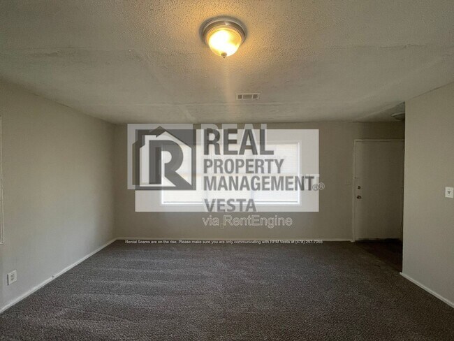 Foto del edificio - 1586 Hurley Cir