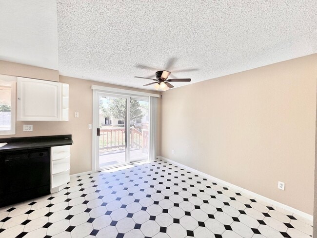 Building Photo - Large 3 Bedroom, 2 Bathroom Home With Attached 2 Car Garage in the Thompson Valley School Distric...