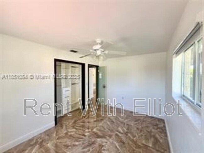 Foto del edificio - 7601 Simms St