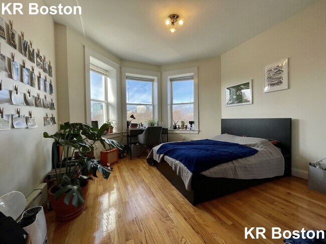 Building Photo - 80 Fenway