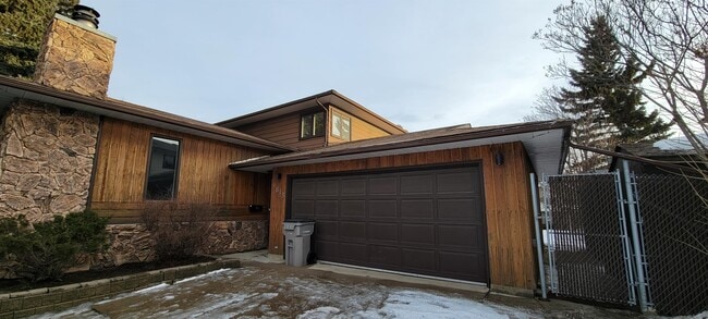 Building Photo - 9813-9875 75 Ave