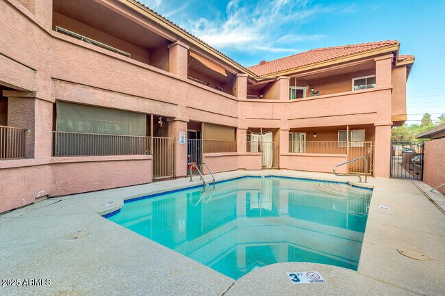 Foto del edificio - 1402 S JENTILLY Ln