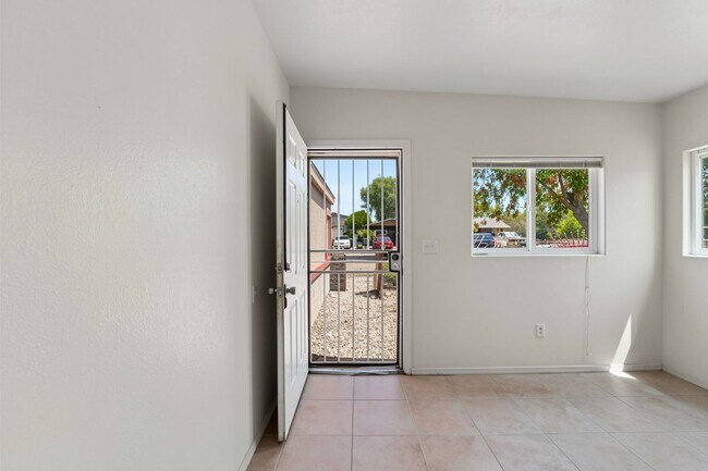 Building Photo - 13507 W Stella Ln