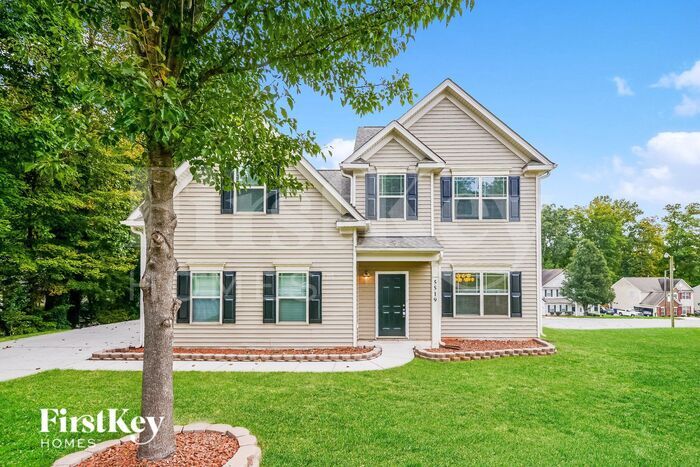 Foto principal - 5519 Pinebrook Ln